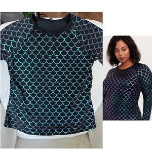 00/L Torrid HOLOGRAPHIC Foil Iridescent Mermaid Scale Swim Rash Guard